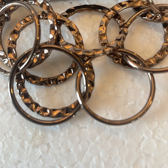 Daisy Fuentes double strand hammered signed prawns bracelet to closure brand new - Picture 3 of 5